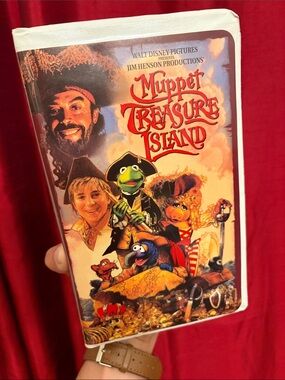 Vintage Muppet Treasure Island (1996) VHS Clamshell (G) Jim Henson & Disney